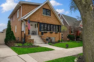 10829 S Maplewood Ave, Chicago, IL 60655 - Photo 2