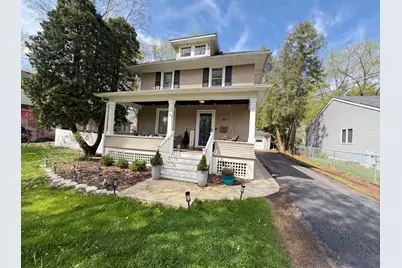 211 N Batavia Avenue, Batavia, IL 60510 - Photo 1