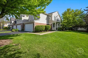 2582 Lorraine Cir, Geneva, IL 60134 - Photo 2