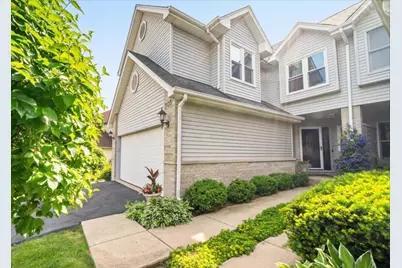 905 Thornwood Court, Saint Charles, IL 60174 - Photo 1
