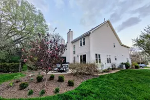 905 Thornwood Ct, Saint Charles, IL 60174 - Photo 24