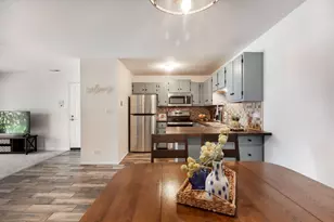 987 Golf Course Rd, Crystal Lake, IL 60014 - Photo 8