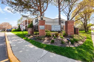 987 Golf Course Rd, Crystal Lake, IL 60014 - Photo 16