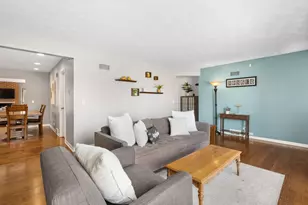 392 E St Charles Rd, Elmhurst, IL 60126 - Photo 4