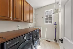 318 Erie Cir, Bloomingdale, IL 60108 - Photo 16