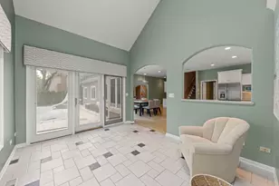 2S370 Canterbury Ct, Glen Ellyn, IL 60137 - Photo 12