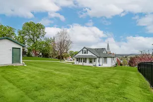 302 E Division St, Lemont, IL 60439 - Photo 6