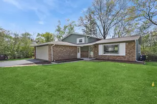 22644 Lakeshore Dr, Richton Park, IL 60471 - Photo 2