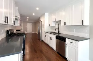 823 Banyan Dr, Elk Grove Village, IL 60007 - Photo 10