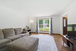 2357 Wyckwood Dr, Aurora, IL 60506 - Photo 6