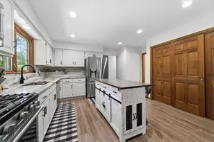 2357 Wyckwood Dr, Aurora, IL 60506 - Photo 10