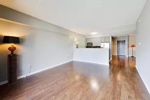 105 Lakeview Dr, Bloomingdale, IL 60108 - Photo 4