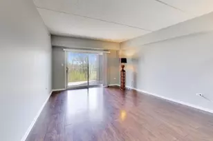 105 Lakeview Dr, Bloomingdale, IL 60108 - Photo 6