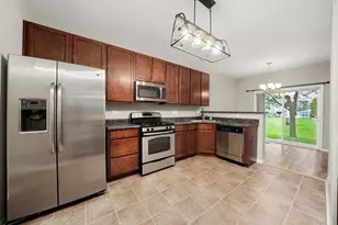485 S Jade Ln, Round Lake, IL 60073 - Photo 8