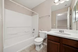 485 S Jade Ln, Round Lake, IL 60073 - Photo 14