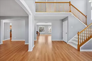 1480 Tudor Dr, Mundelein, IL 60060 - Photo 2