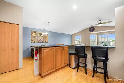 176 Presidential Boulevard, Oswego, IL 60543 - Photo 8