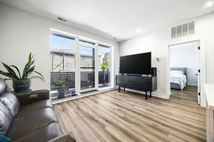 35 S Hoyne Ave, Chicago, IL 60612 - Photo 2