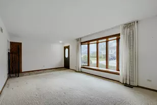 496 Sheridan Ln, Schaumburg, IL 60193 - Photo 4