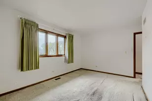 496 Sheridan Ln, Schaumburg, IL 60193 - Photo 16