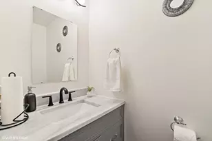 18 Ascot Ln, Streamwood, IL 60107 - Photo 12