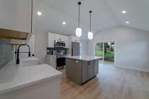 1008 S Lincoln Ave, Aurora, IL 60505 - Photo 6