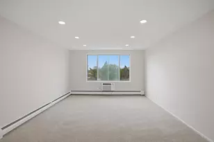 1880 Bonnie Ln, Hoffman Estates, IL 60169 - Photo 12