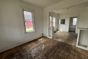1324 E New York St, Aurora, IL 60505 - Photo 4