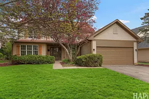 182 Montclair Rd, Vernon Hills, IL 60061 - Photo 2