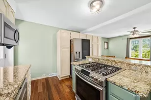 6N542 Wyoming Ave, Saint Charles, IL 60174 - Photo 14