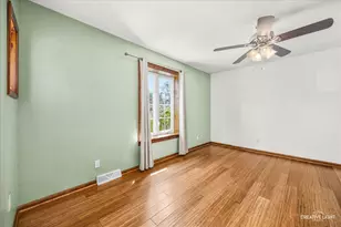 6N542 Wyoming Ave, Saint Charles, IL 60174 - Photo 10