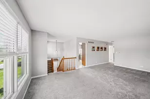 76 Briar St, Glen Ellyn, IL 60137 - Photo 2