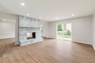 210 Westmoreland Ln, Naperville, IL 60540 - Photo 14