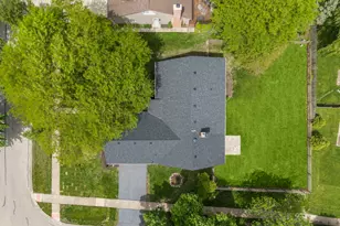 210 Westmoreland Ln, Naperville, IL 60540 - Photo 34