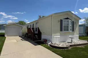 69 Meadowlark Ln, Beecher, IL 60401 - Photo 2