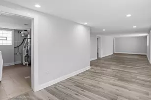 11326 S Parnell Ave, Chicago, IL 60628 - Photo 28