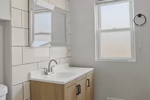 11326 S Parnell Ave, Chicago, IL 60628 - Photo 24