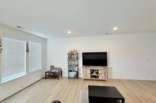 331 Red Oak Cir, Volo, IL 60020 - Photo 16