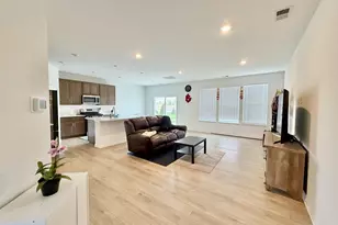 331 Red Oak Cir, Volo, IL 60020 - Photo 8