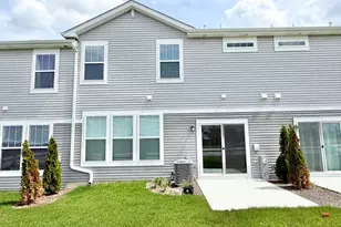 331 Red Oak Cir, Volo, IL 60020 - Photo 32