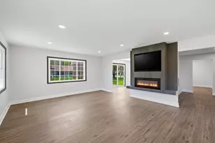 20 Emerson Dr, Schaumburg, IL 60194 - Photo 12