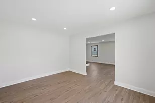 20 Emerson Dr, Schaumburg, IL 60194 - Photo 10