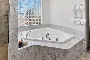 850 W Erie St, Chicago, IL 60642 - Photo 18