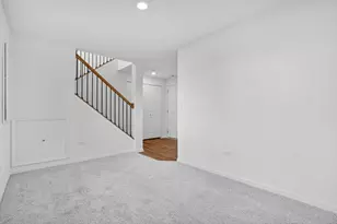 422 Red Oak Cir, Volo, IL 60020 - Photo 16
