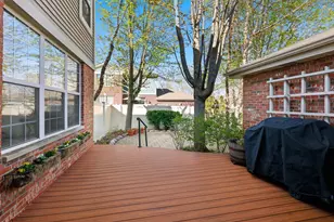 243 Garden Dr, Elgin, IL 60124 - Photo 18