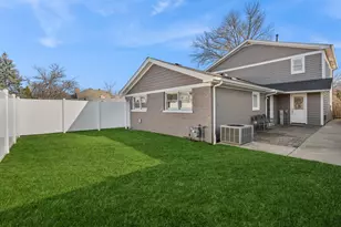 1370 Northmoor Ct, Northbrook, IL 60062 - Photo 20