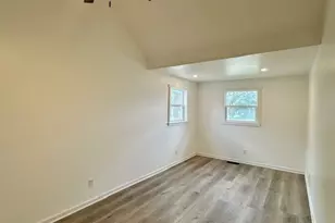 527 12th St, Peru, IL 61354 - Photo 12