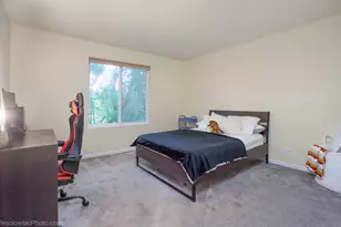 207 Locksley Dr, Streamwood, IL 60107 - Photo 18