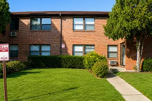 2902 31st St, Zion, IL 60099 - Photo 2