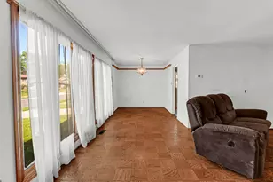 325 Gentry St, Park Forest, IL 60466 - Photo 6
